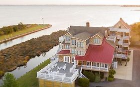 The Burrus House Inn Waterfront Suites